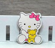  4cm-es tndri, ntapads, festett fa rzsazsn ruhs Hello Kitty cica macijval a kezben